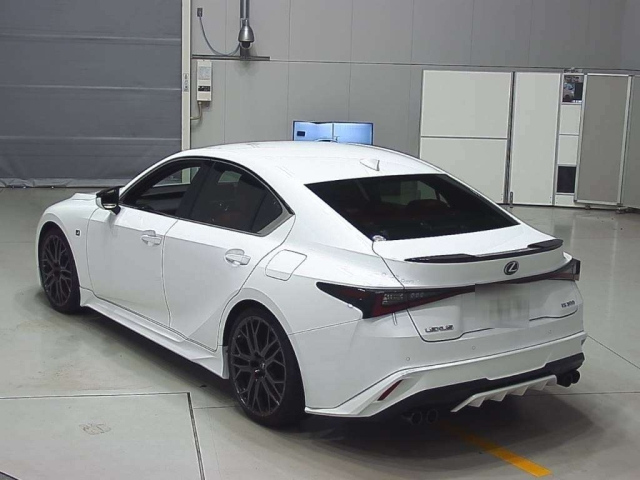 LEXUS IS 2021