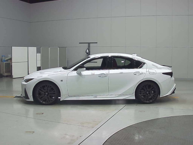 LEXUS IS 2021
