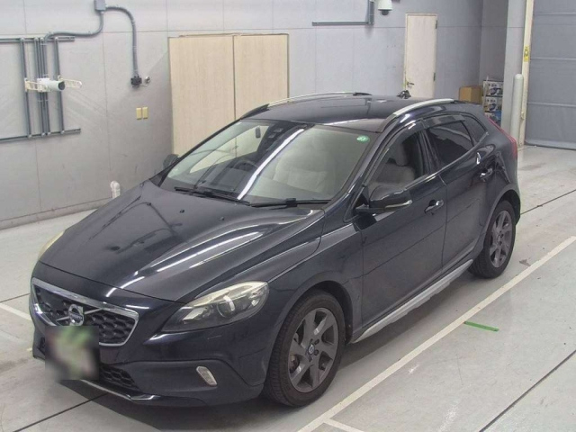 VOLVO V40 2015
