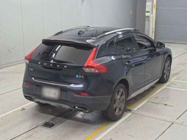 VOLVO V40 2015