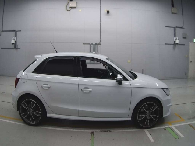 AUDI S1 2016