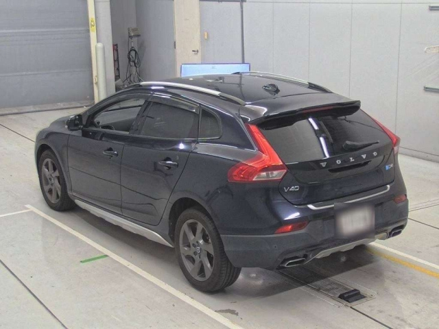 VOLVO V40 2015