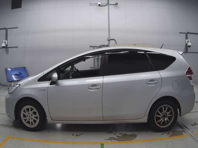 TOYOTA PRIUS ALPHA 2019