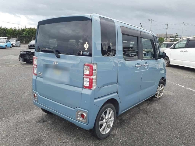 TOYOTA PIXIS MEGA 2021