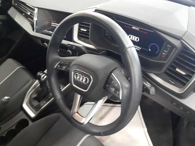 AUDI A1 2024