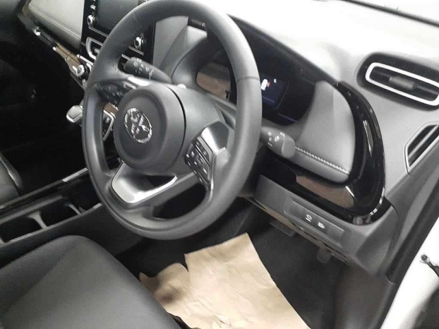 TOYOTA AQUA 2025