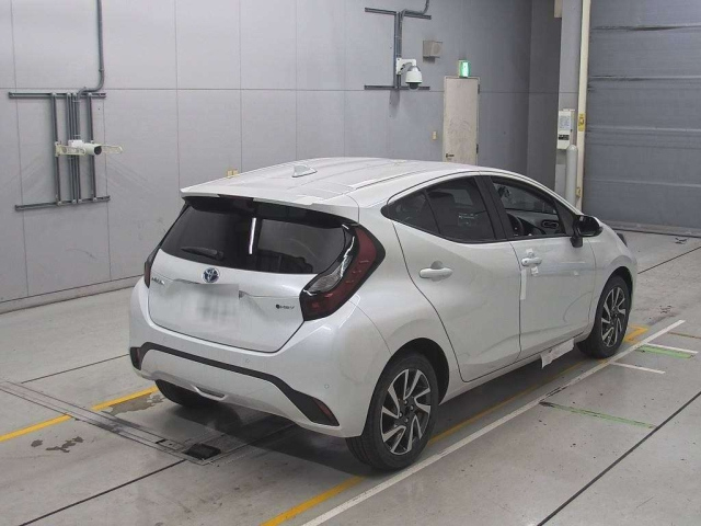 TOYOTA AQUA 2025