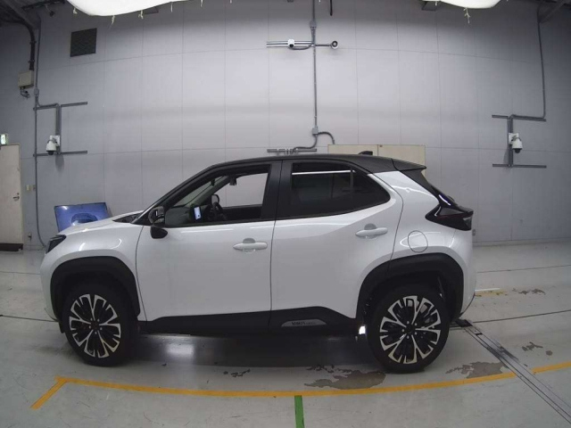 TOYOTA YARIS CROSS 2025
