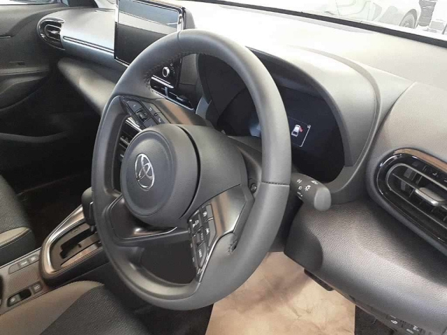 TOYOTA YARIS CROSS 2025