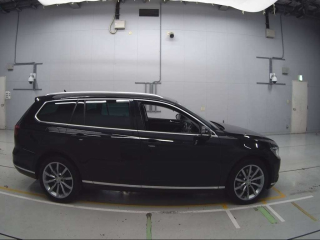 VOLKSWAGEN PASSAT VARIANT 2017