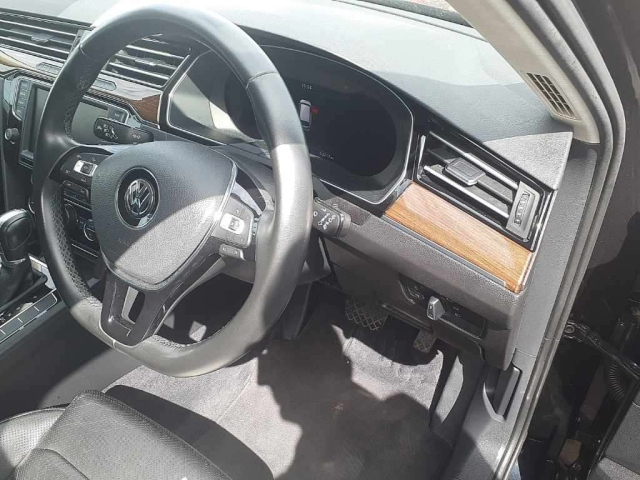 VOLKSWAGEN PASSAT VARIANT 2017
