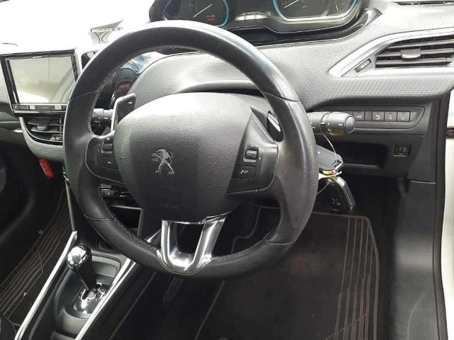 PEUGEOT 2008 2015