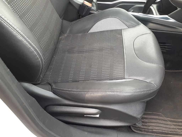 PEUGEOT 2008 2015