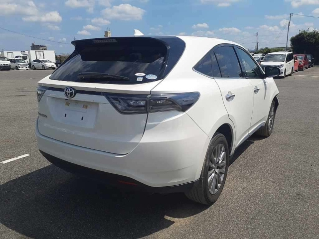 TOYOTA HARRIER 2014