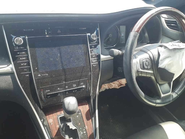 TOYOTA HARRIER 2014
