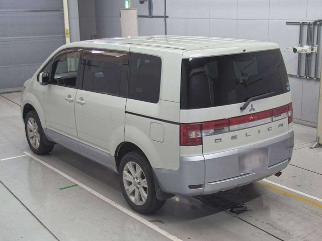 MITSUBISHI DELICA D5 2010