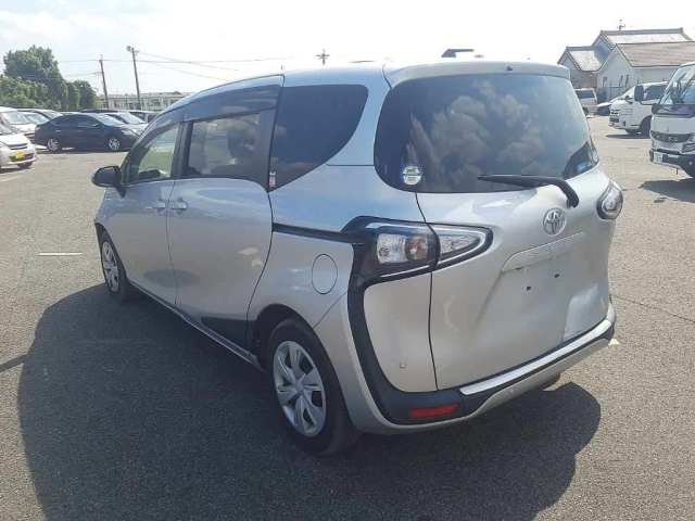 TOYOTA SIENTA 2019