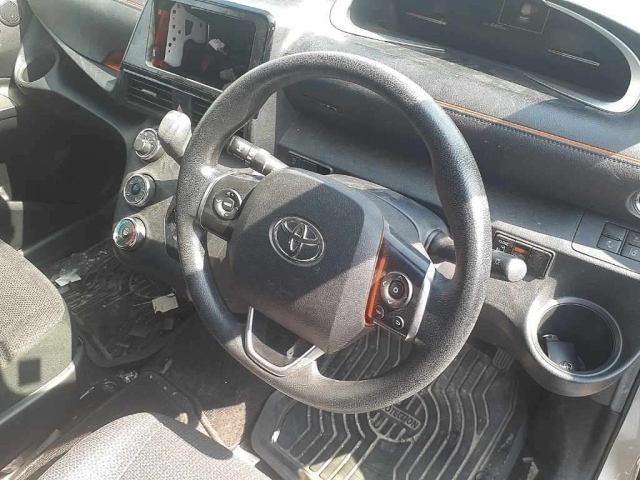 TOYOTA SIENTA 2019