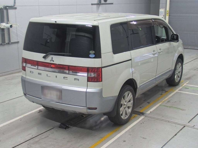 MITSUBISHI DELICA D5 2010