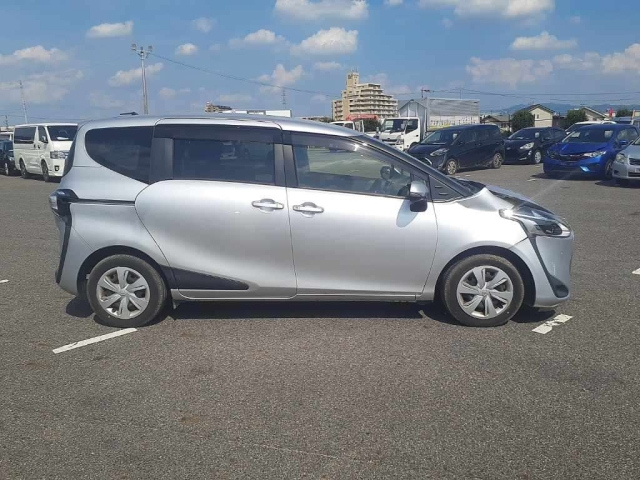 TOYOTA SIENTA 2019