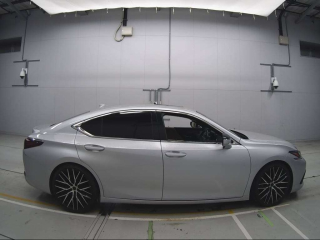 LEXUS ES 2020