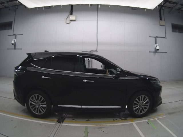 TOYOTA HARRIER 2014
