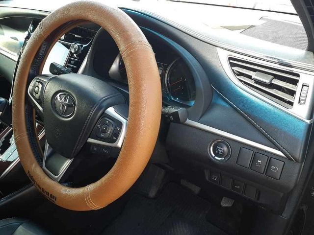 TOYOTA HARRIER 2014
