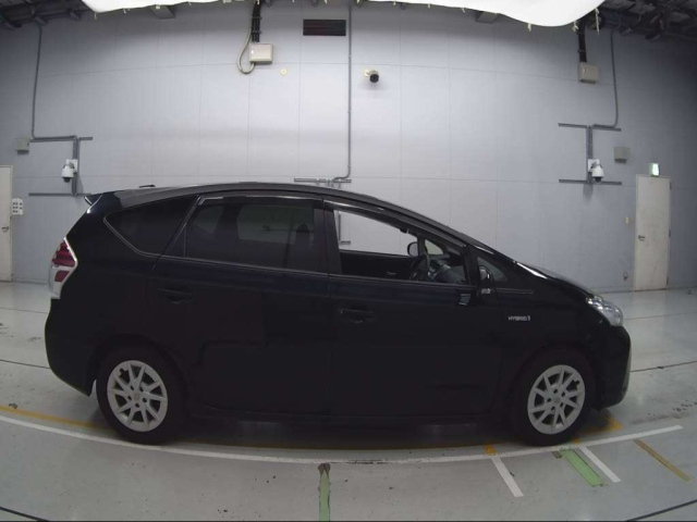 TOYOTA PRIUS ALPHA 2020