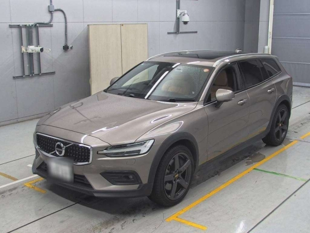 VOLVO V60 2020