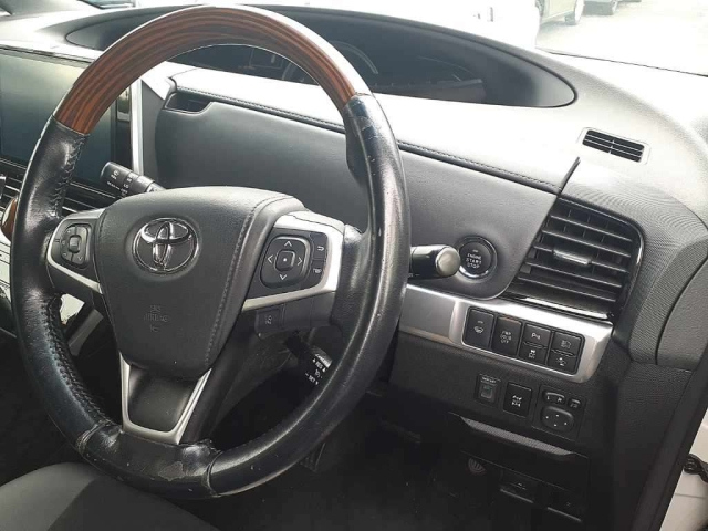 TOYOTA ESTIMA 2017