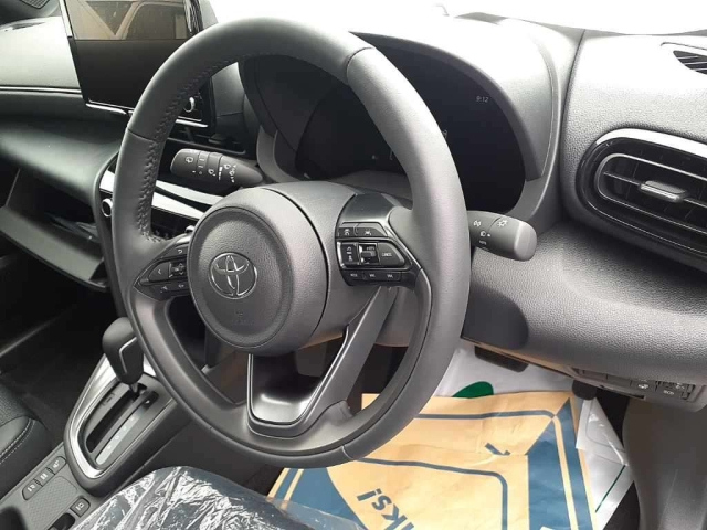 TOYOTA YARIS CROSS 2025