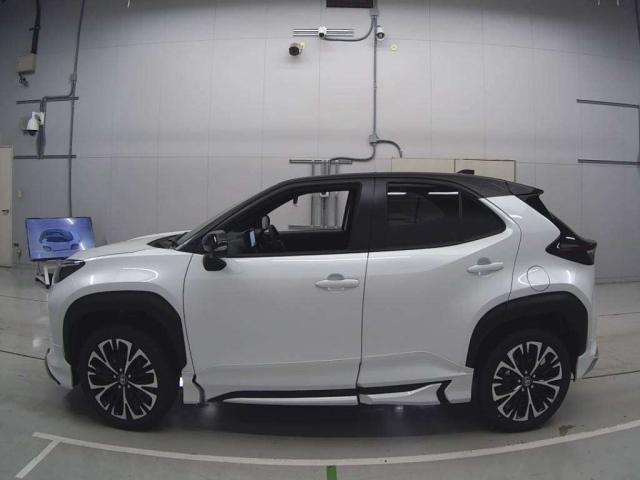 TOYOTA YARIS CROSS 2025