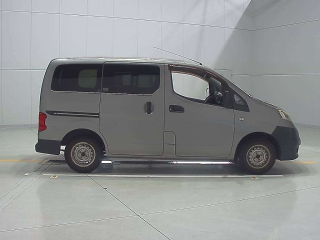 NISSAN NV200 2009