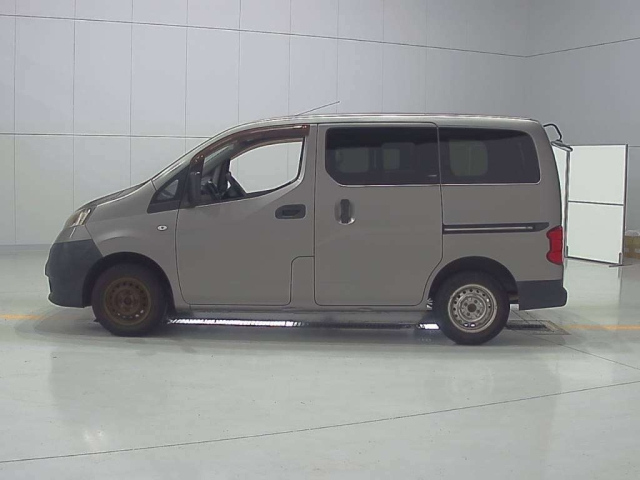 NISSAN NV200 2009