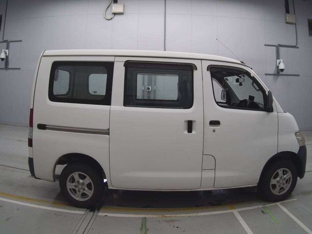 TOYOTA TOWN ACE VAN 2012