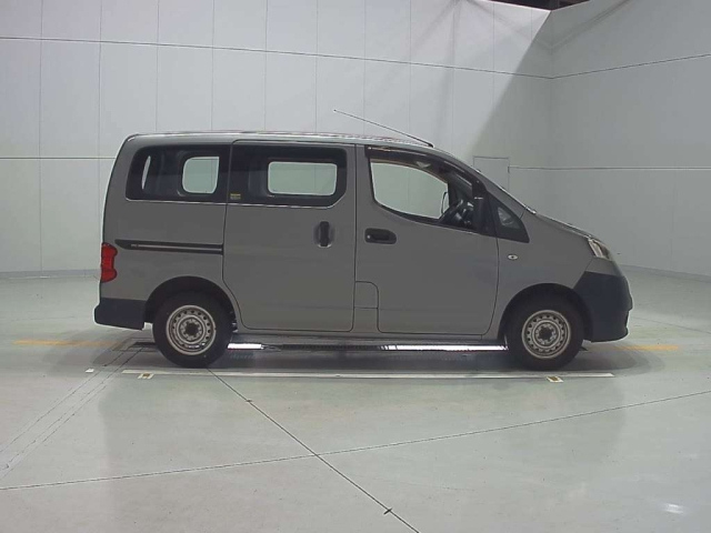NISSAN NV200 2016