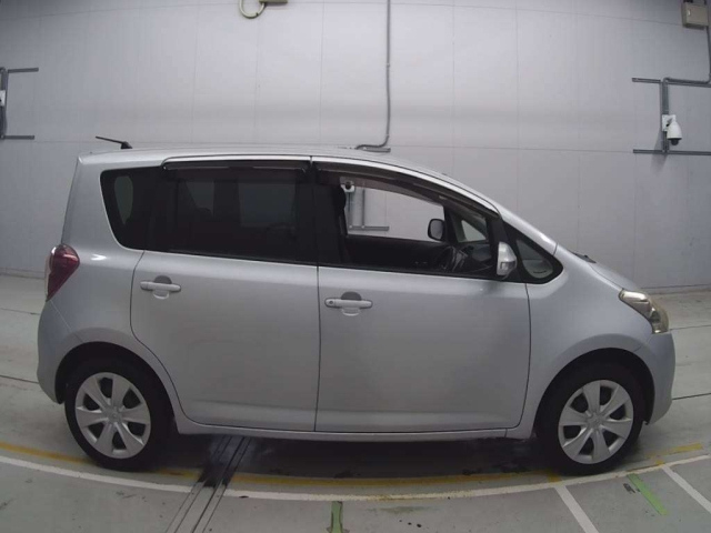 TOYOTA RACTIS 2010