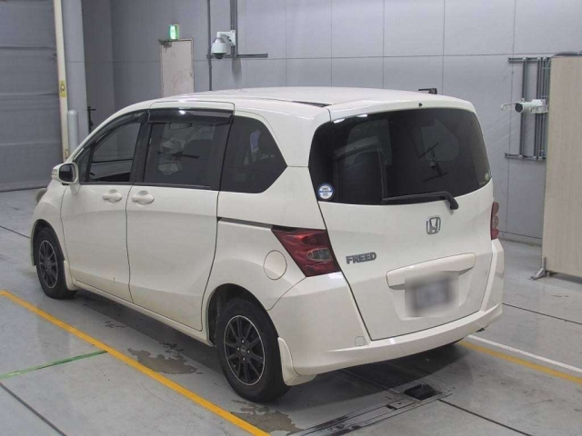 HONDA FREED 2010