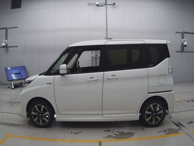 MITSUBISHI DELICA D2 2020