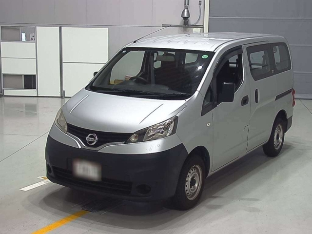 NISSAN NV200 2019