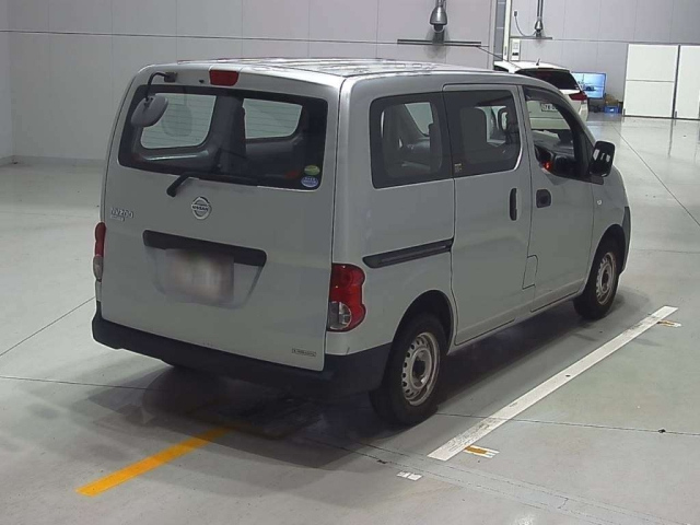 NISSAN NV200 2019
