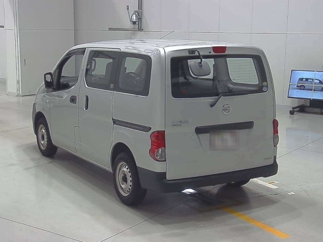 NISSAN NV200 2019