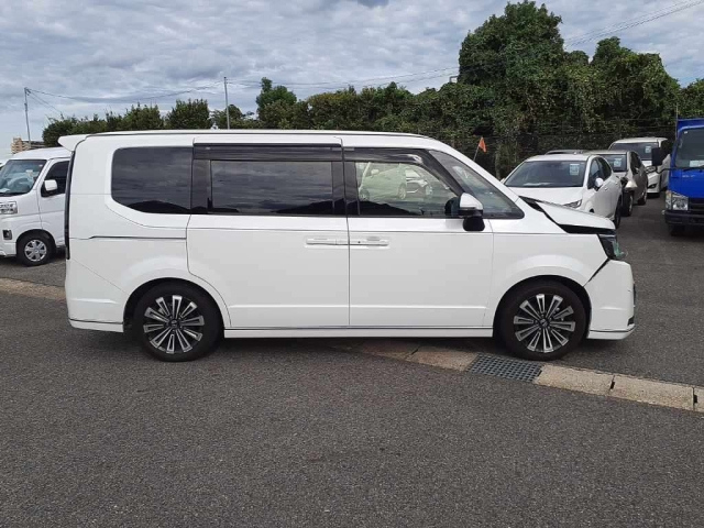 HONDA STEP WAGON 2024