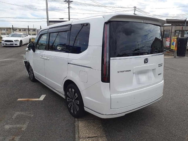 HONDA STEP WAGON 2024