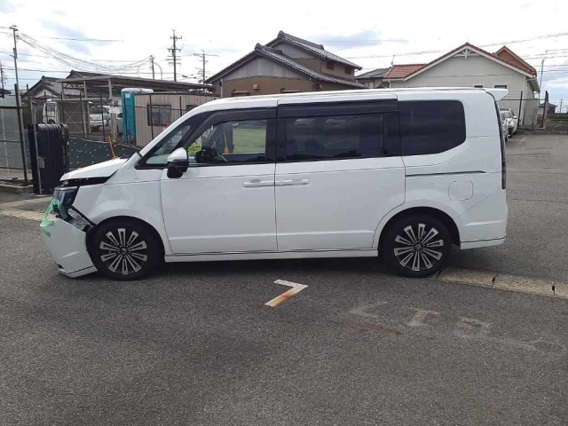HONDA STEP WAGON 2024