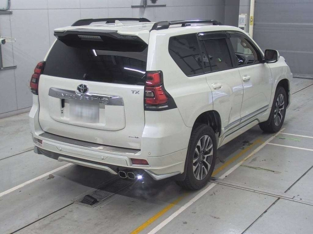 TOYOTA LAND CRUISER PRADO 2023