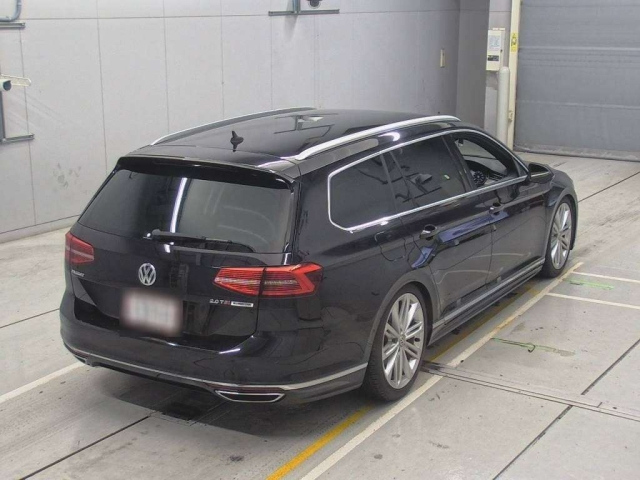 VOLKSWAGEN PASSAT VARIANT 2016