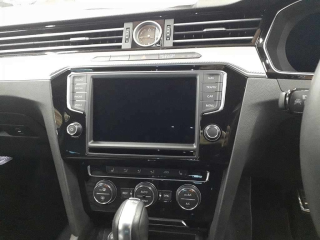 VOLKSWAGEN PASSAT VARIANT 2016