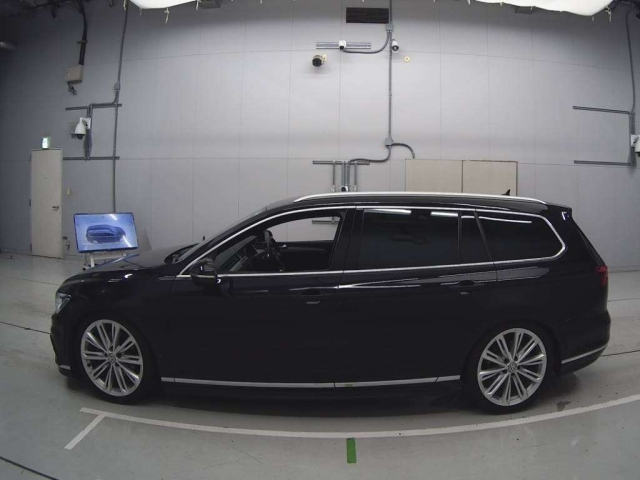 VOLKSWAGEN PASSAT VARIANT 2016