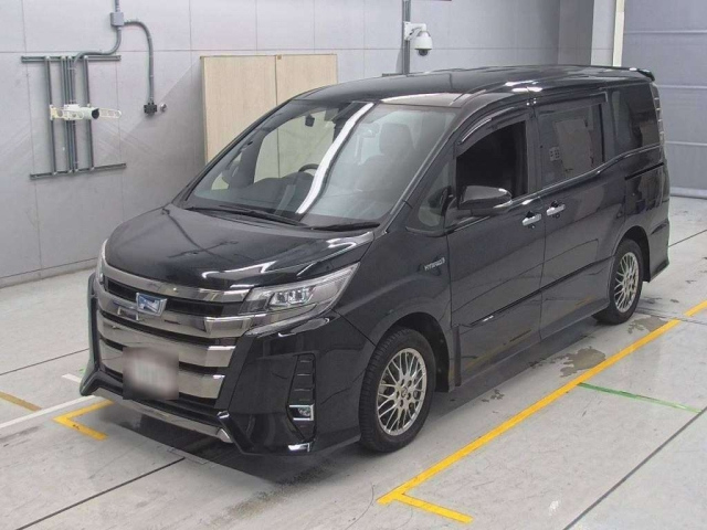 TOYOTA NOAH 2020